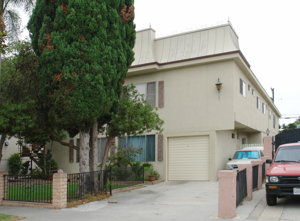 3743-3745 Watseka Ave in Los Angeles, CA - Building Photo