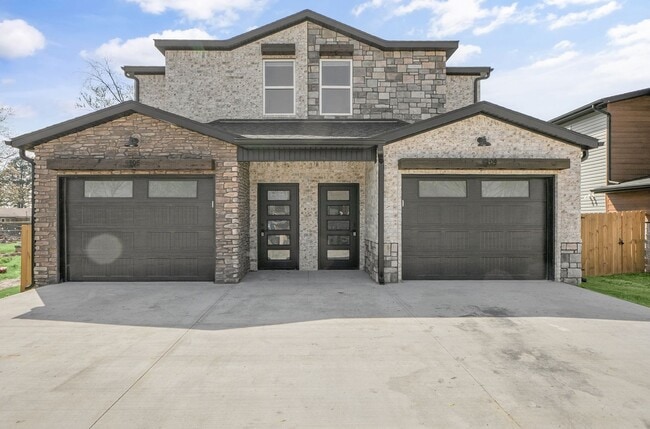 1104 Lockheed St in Bentonville, AR - Building Photo - Building Photo