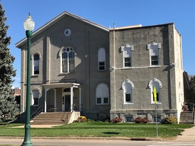 500 Douglas Ave in Yankton, SD - Building Photo