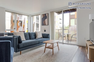 12282 NE 12th Ln in Bellevue, WA - Building Photo