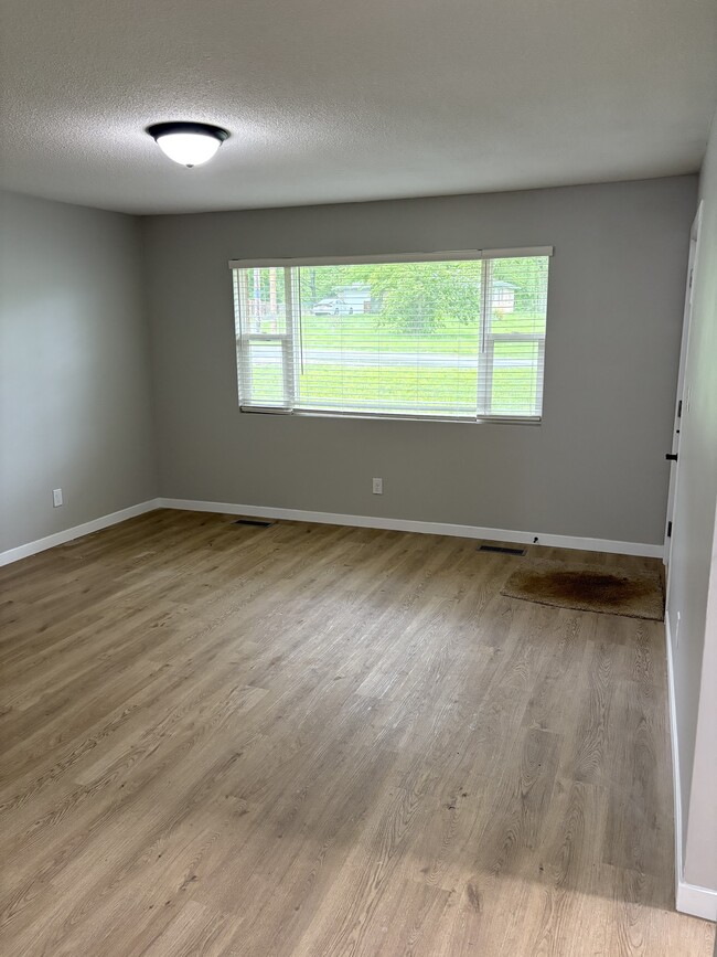 5831 E County Rd 150 N in Avon, IN - Building Photo - Building Photo