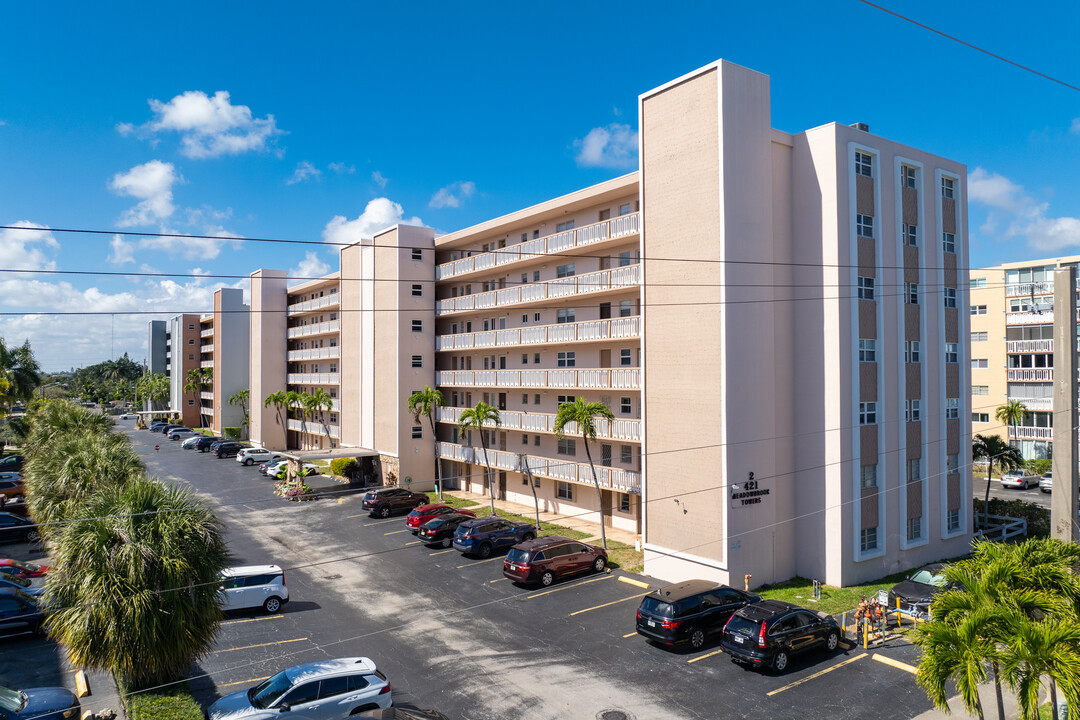 Meadowbrook Towers in Hallandale Beach, FL - Building Photo
