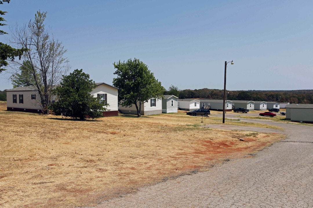 Prairie Creek Village Mobile Home Park in Noble, OK - Building Photo