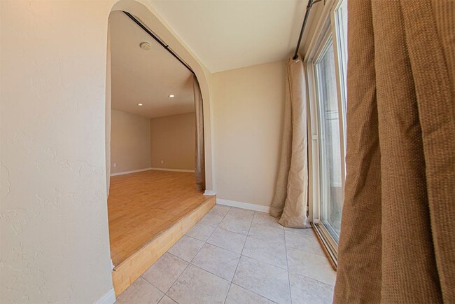 2720 Monroe Ave in San Diego, CA - Building Photo - Building Photo