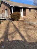 211 Butterfly Dr, Unit 211 butterfly dr in Lexington, NC - Building Photo