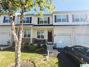972 King Way in Breinigsville, PA - Building Photo - Building Photo