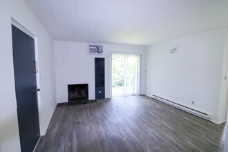 2323 Beechmont Ave in Cincinnati, OH - Foto de edificio - Building Photo