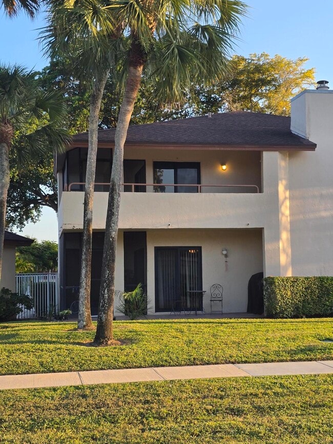 12661 Westhampton Cir in Wellington, FL - Building Photo - Building Photo