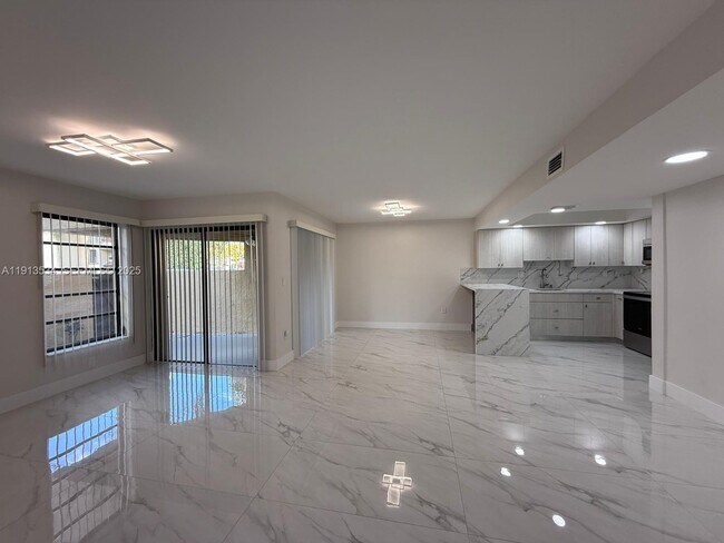 9015 SW 125th Ave in Miami, FL - Building Photo - Building Photo