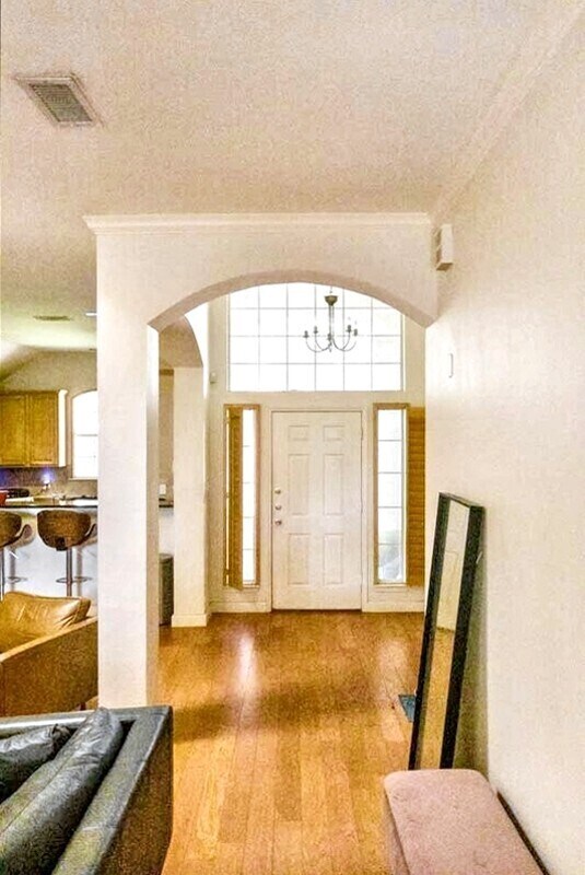 4905 Canberra Ln in Arlington, TX - Foto de edificio - Building Photo