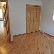 1985 Vernier Rd in Grosse Pointe Woods, MI - Building Photo - Building Photo