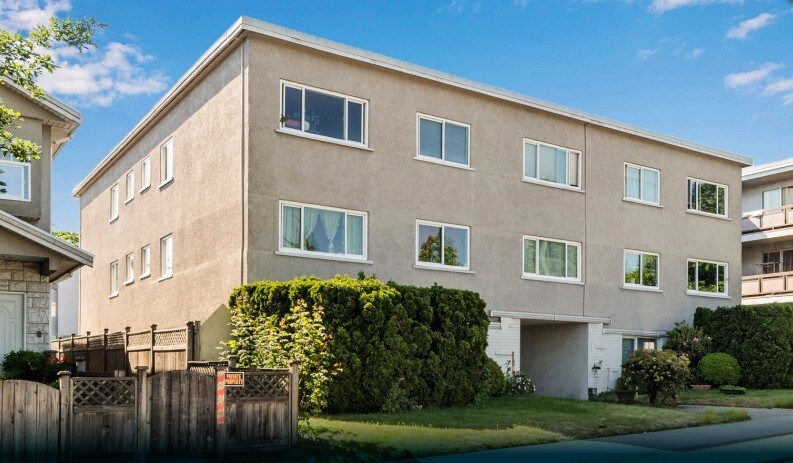 Oakleaf Apartments in Vancouver, BC - Building Photo