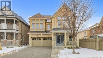 102 Beaconsfield Dr in Vaughan, ON - Building Photo