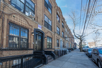 54 Lincoln Ave in Brooklyn, NY - Building Photo - Building Photo