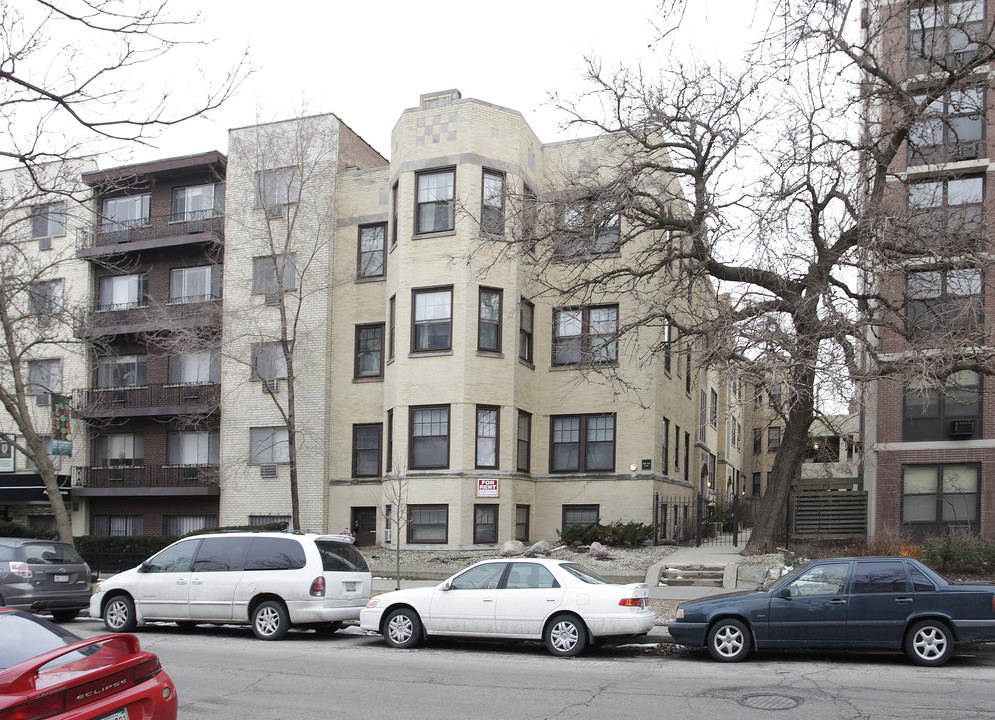 525 W Barry Ave in Chicago, IL - Foto de edificio