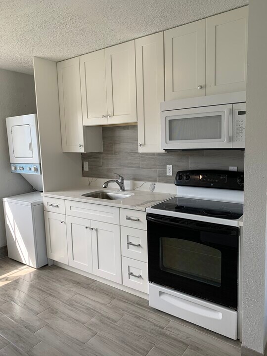 337 Kenilworth Blvd in West Palm Beach, FL - Building Photo