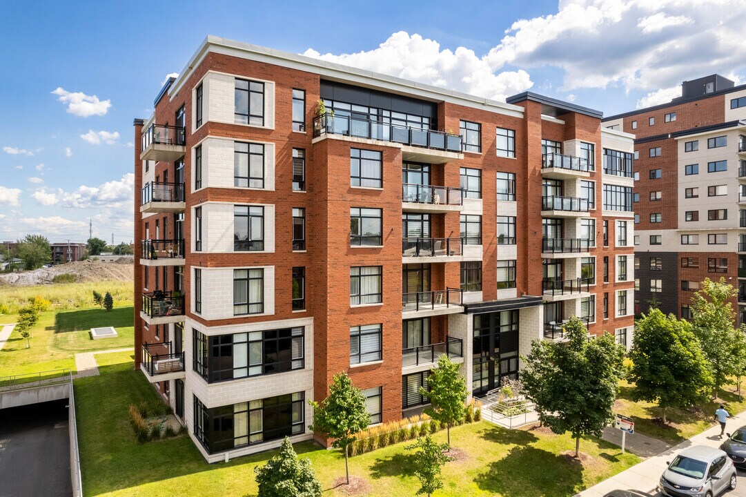 8050 Jean-Chevalier Rue in Montréal, QC - Building Photo