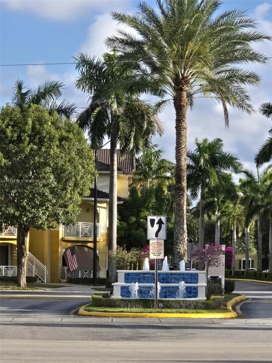 8980 W Flagler St in Miami, FL - Building Photo
