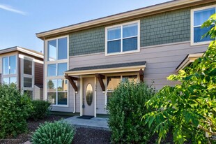 1504 E Helen Way in Flagstaff, AZ - Building Photo