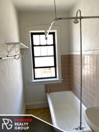 1952 W Wilson Ave, Unit 2aa photo'