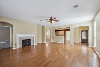 19010 Country Square Dr in Houston, TX - Building Photo - Building Photo