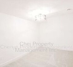 5112 Kinney Pl SW in Edmonton, AB - Building Photo - Building Photo