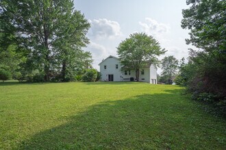 411 Bromwell Dr in Louisville, KY - Building Photo - Building Photo