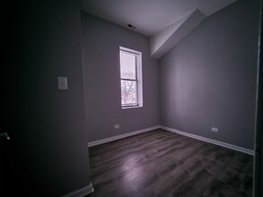 7314 S Kenwood Ave-Unit -1 in Chicago, IL - Building Photo - Building Photo