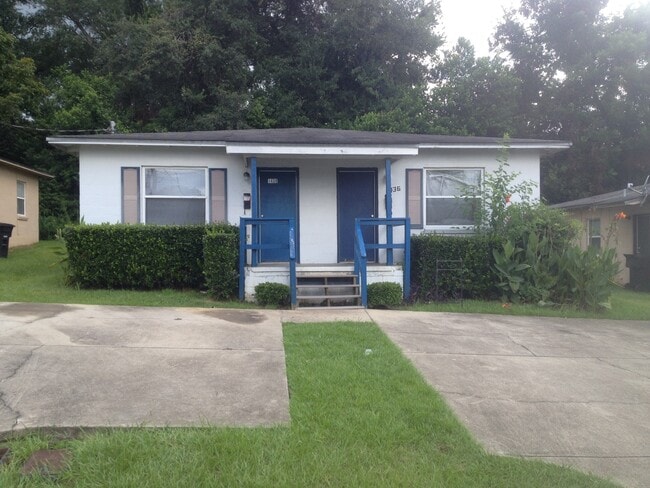 property at 1440 Hudson St