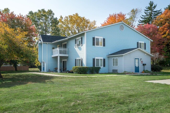 Admiral Porter Apartments in Lexington, MI - Foto de edificio - Building Photo