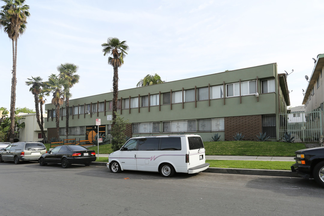 4024 Nicolet Ave in Los Angeles, CA - Building Photo