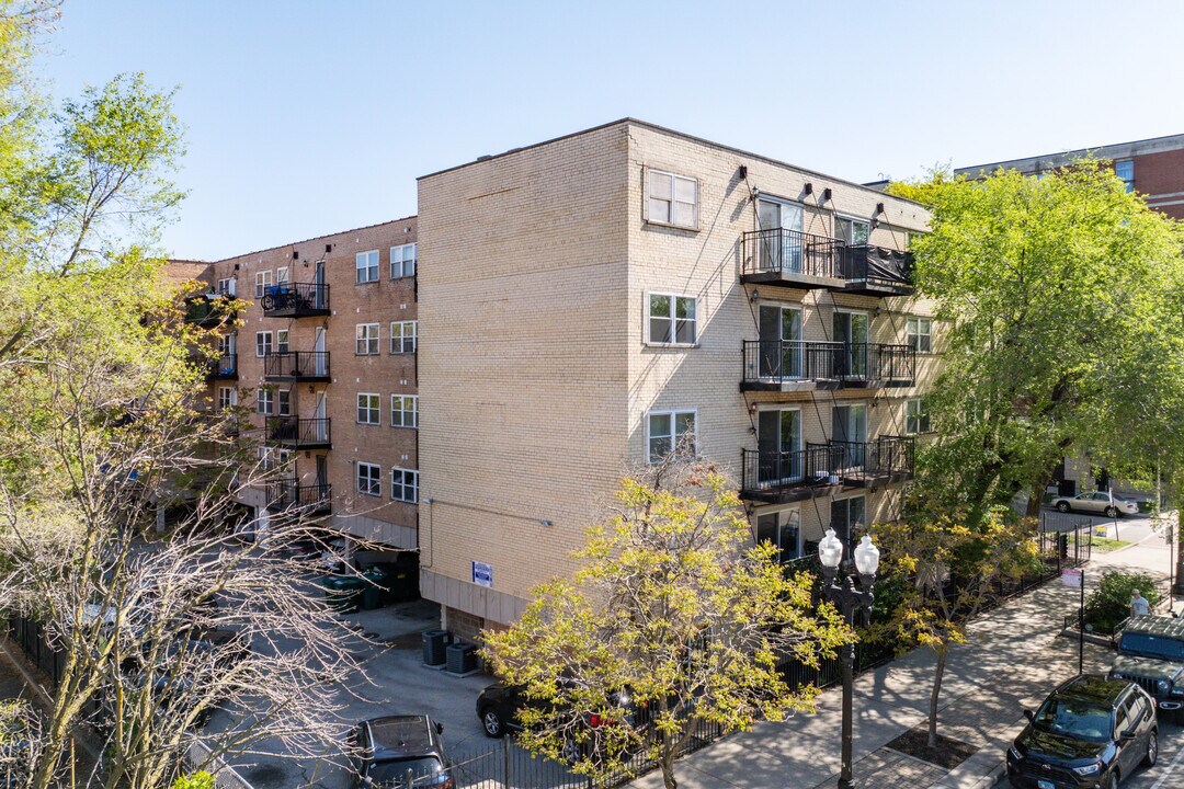 6954 N Greenview Ave in Chicago, IL - Building Photo