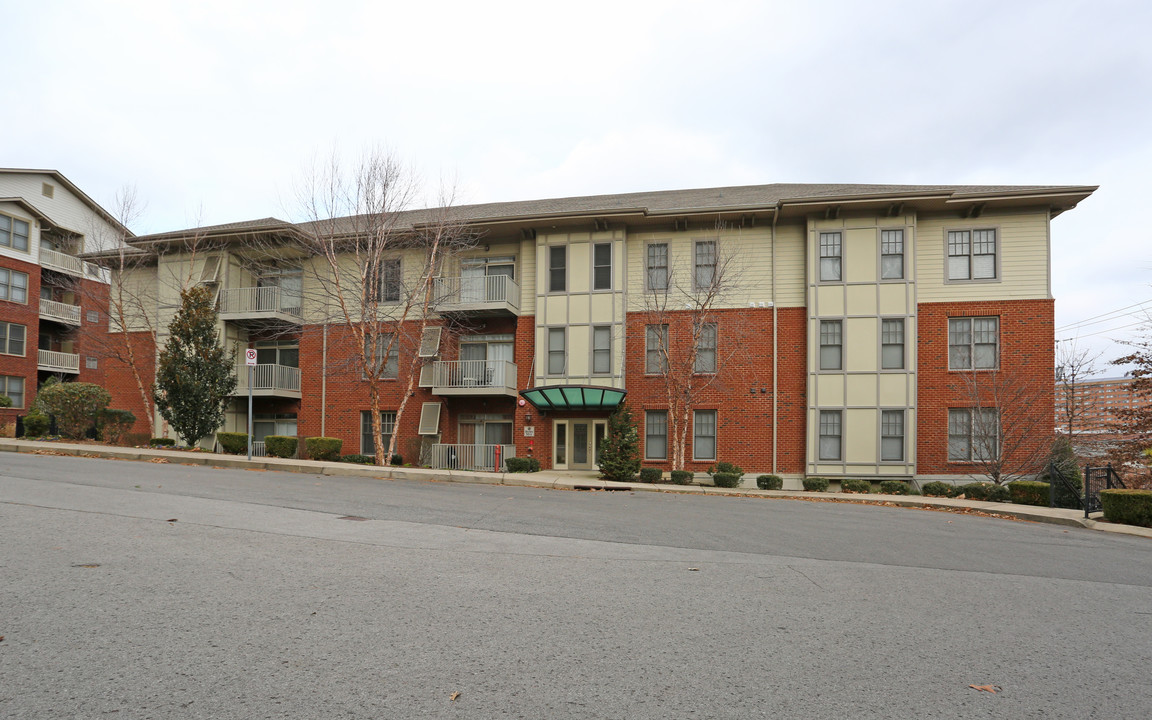 West End Circle Condominiums in Nashville, TN - Foto de edificio