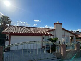3713 N White Plains Dr in Las Vegas, NV - Building Photo