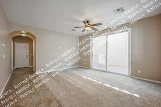 890 S Almira Ave in Gilbert, AZ - Building Photo - Building Photo