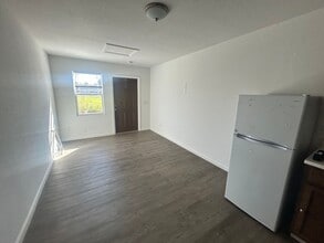 143 Claire Ave in Panama City, FL - Foto de edificio - Building Photo