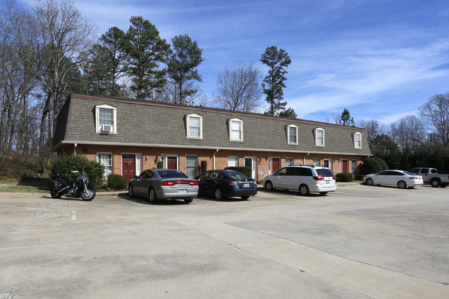 Oak Ridge Condominiums in Oakwood, GA - Building Photo - Building Photo