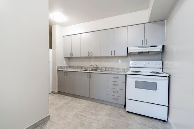 25 Duncanwoods Dr in Toronto, ON - Building Photo - Building Photo