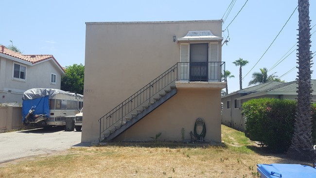 2016 Ernest Ave in Redondo Beach, CA - Foto de edificio - Building Photo