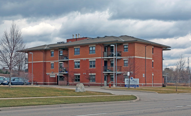 Paisley Place in Guelph, ON - Building Photo - Primary Photo