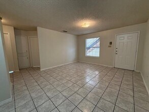 1502 E San Pedro St in Laredo, TX - Building Photo - Building Photo