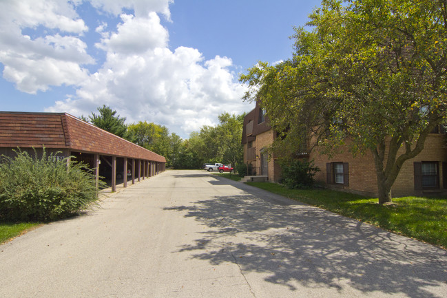 Waterford Place East in Belvidere, IL - Building Photo - Building Photo