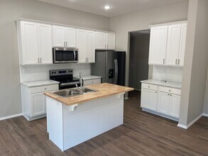 424 E Logan St in Willard, MO - Building Photo - Building Photo