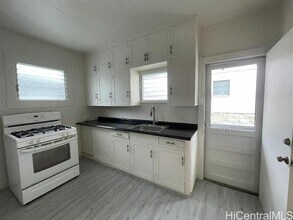 2015 Algaroba St in Honolulu, HI - Building Photo - Building Photo