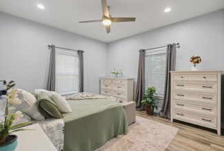 1608 V St in Sacramento, CA - Building Photo - Building Photo