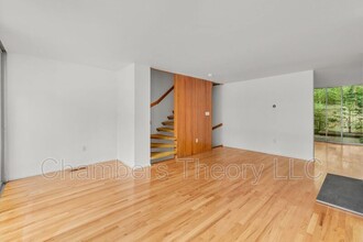 11593 Maple Ridge Rd in Reston, VA - Building Photo - Building Photo