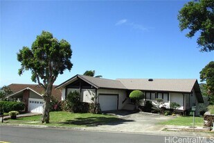 926 Kaahue St in Honolulu, HI - Building Photo