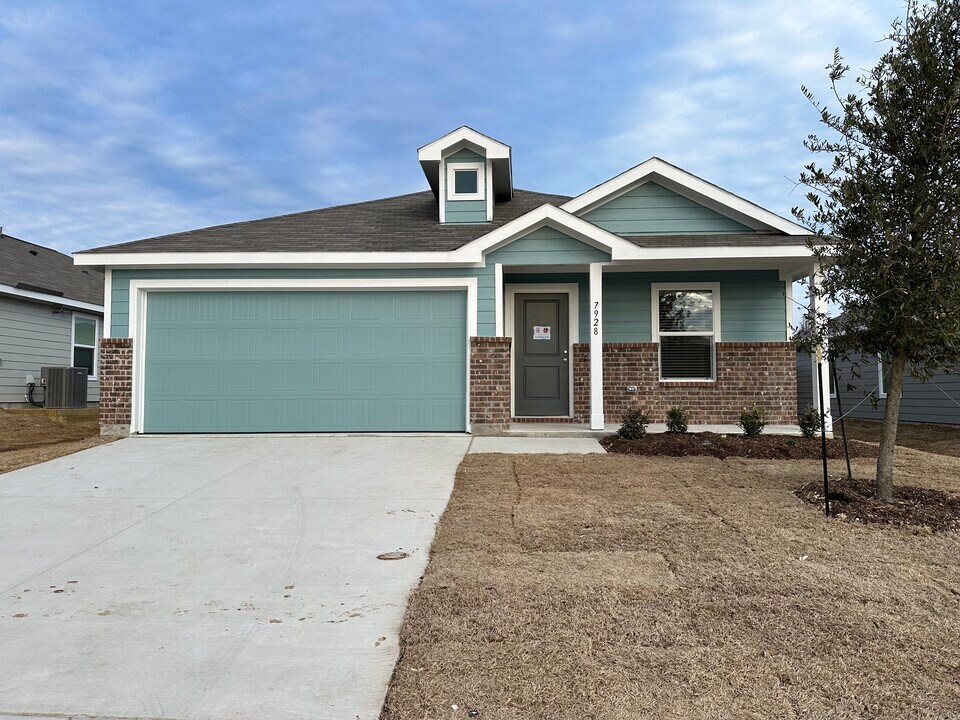 7928 Churchill St in McKinney, TX - Building Photo