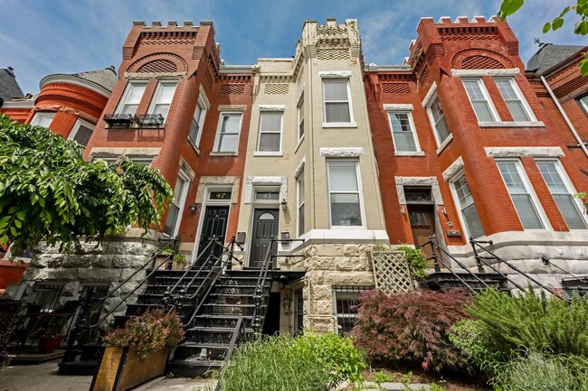property at 45 R St NE