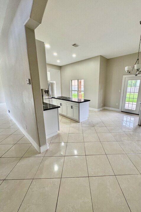 4415 Tulip Ln in Fresno, TX - Building Photo